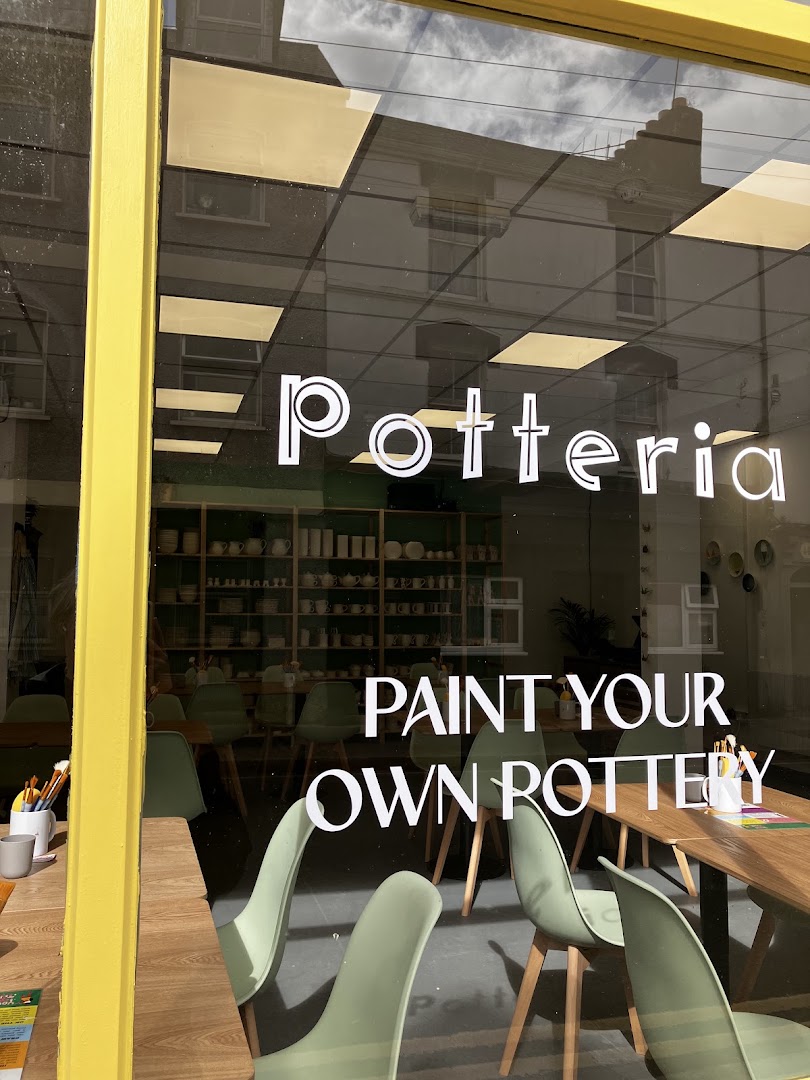 Potteria: clear storefront showing shop interior