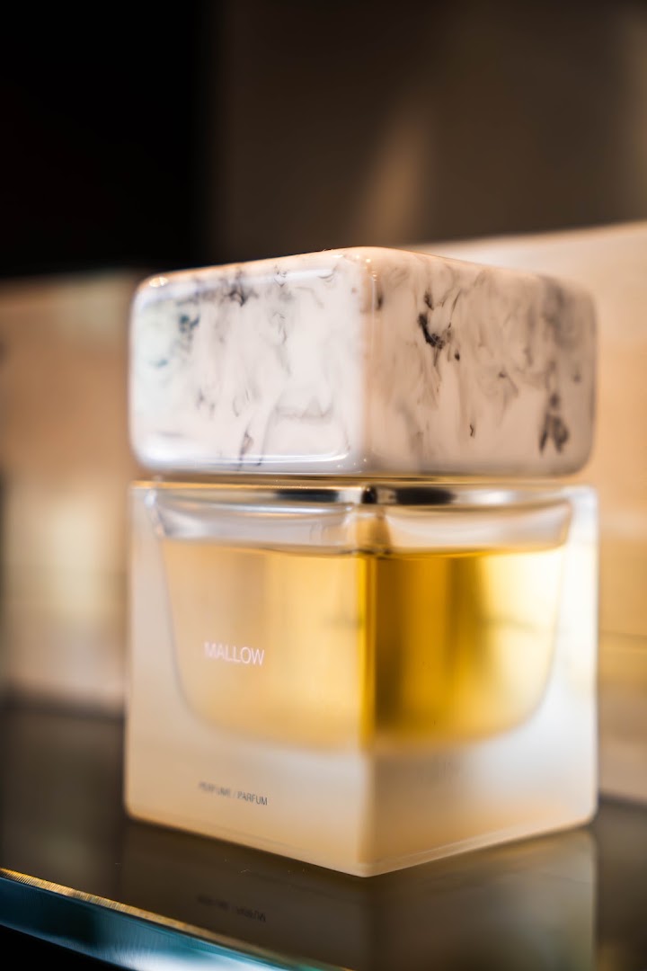 Republic of Oud: high quality product photography