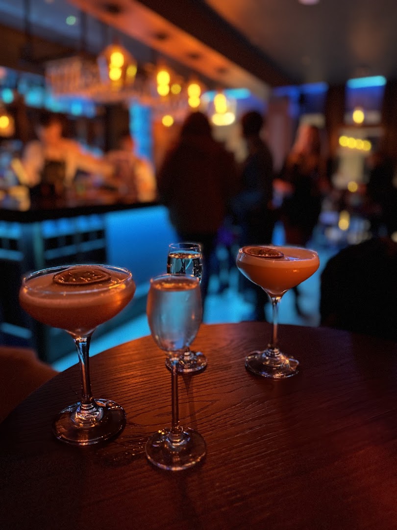 The Stamp Room: atmospheric shot of bar drinks