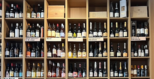 Fíon Eile: clear, professional wine display photo