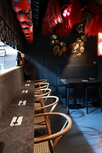 Hana Izakaya: attractive interior and atmosphere