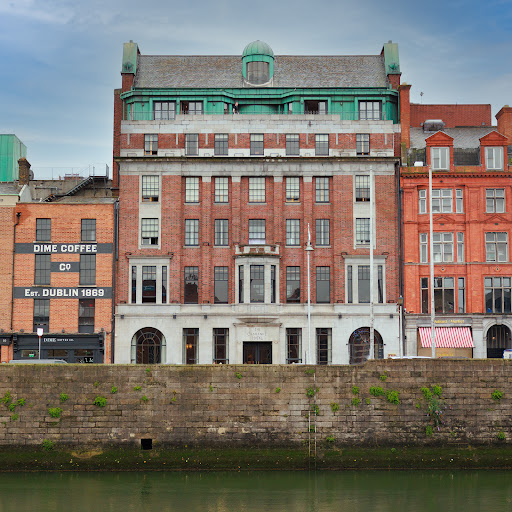 Ruby Molly: professional exterior shot of hotel