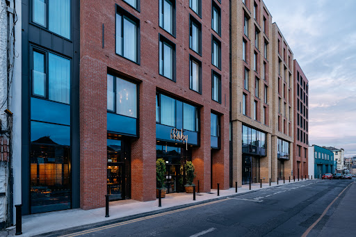 Ruby Molly: professional exterior shot of hotel