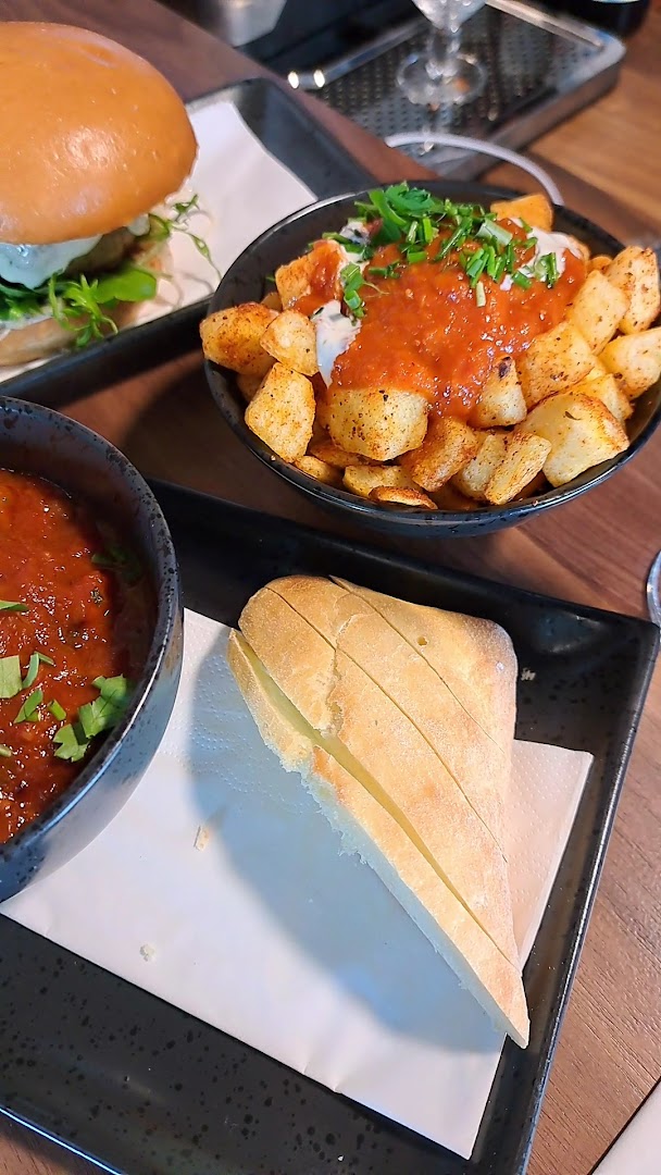 La Viña: appetizing photo of bar food