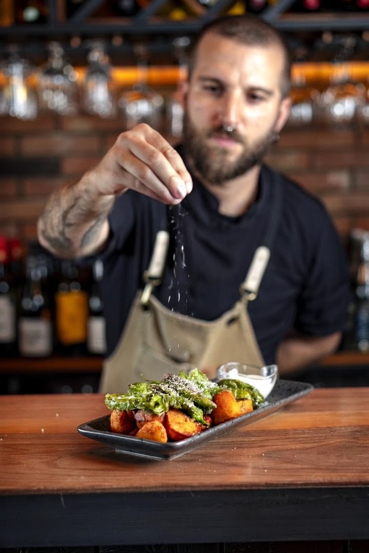 La Viña: professional high-quality food preparation shot