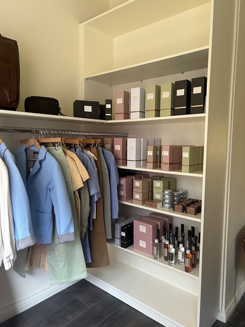 Nelly: clear display of shop products