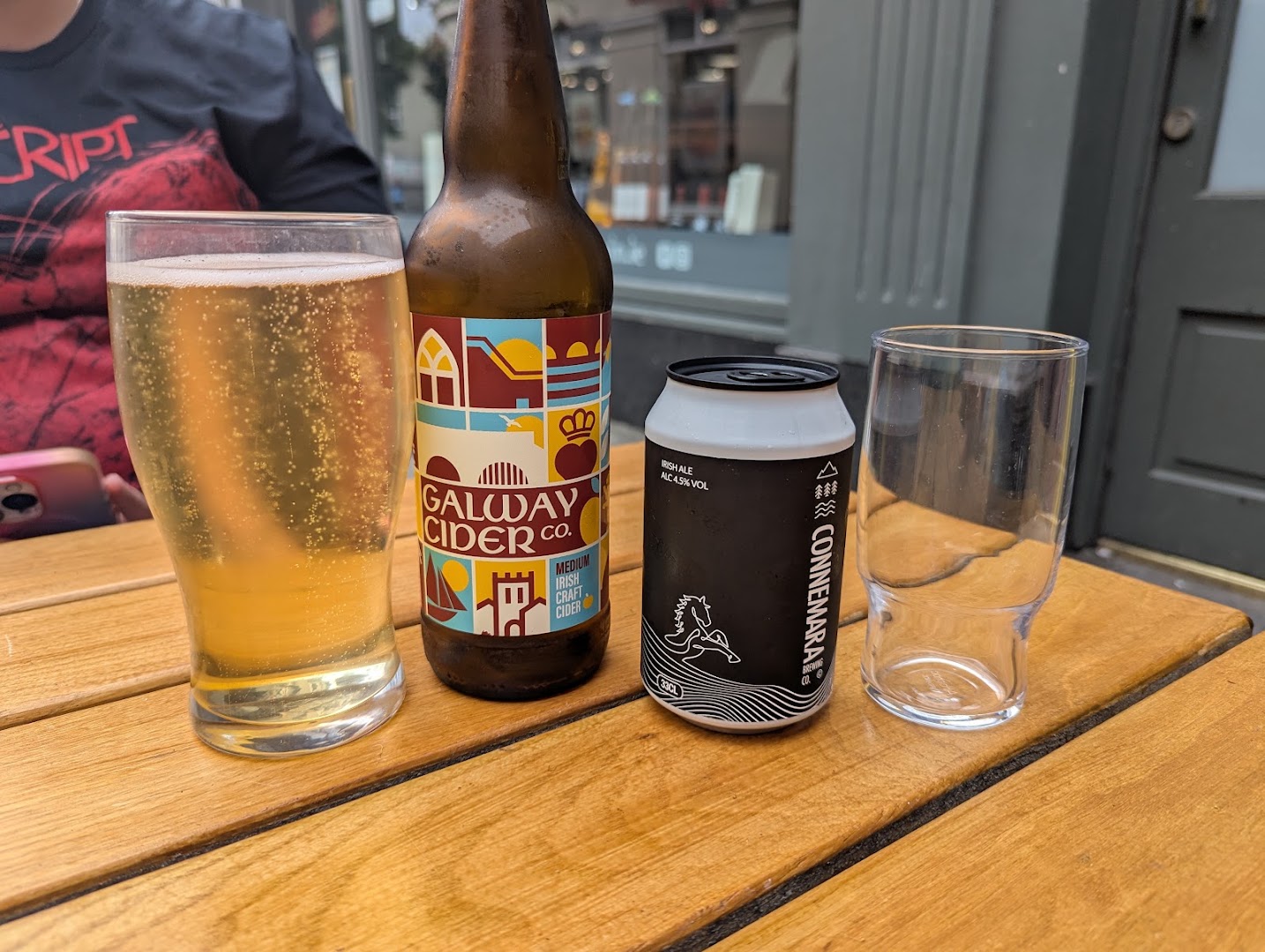 Street Dog: clear photo of drinks served