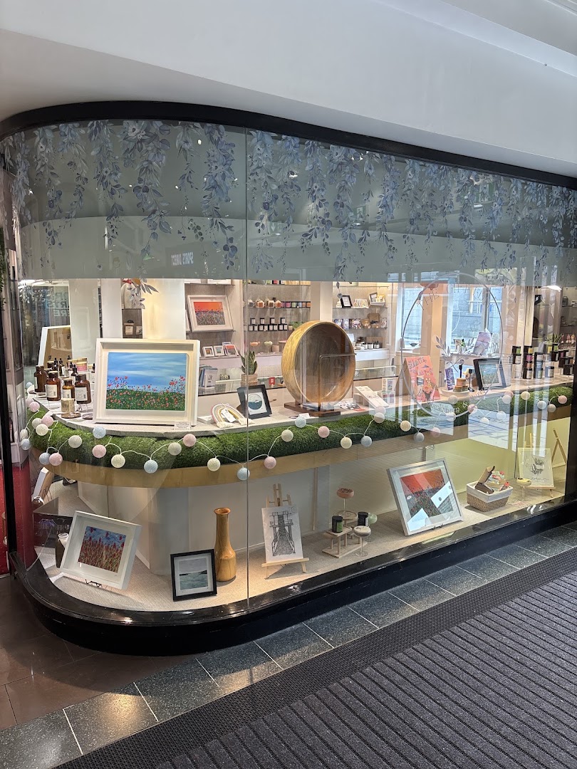 The Gift Edit by Blackthorn & Burton: clear storefront display photo