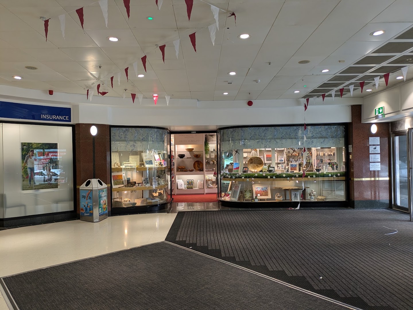 The Gift Edit by Blackthorn & Burton: clear storefront display photo