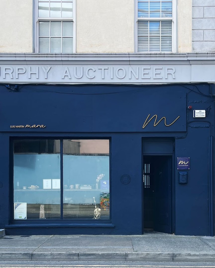 Mara: clear photo of restaurant exterior