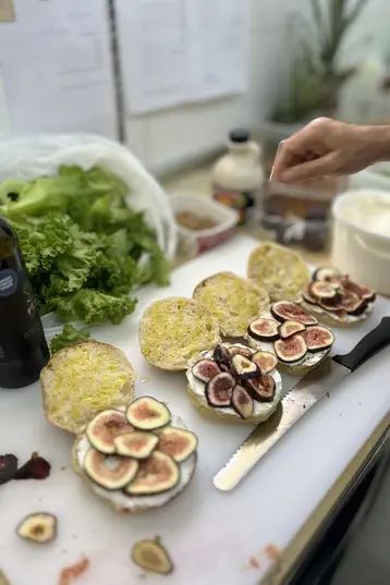 Broytman in the Tower: appetizing food preparation scene