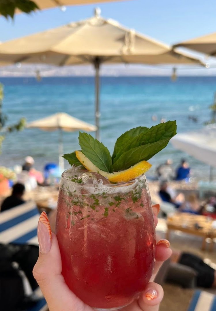 Indigo Beach: appealing drink with beach view