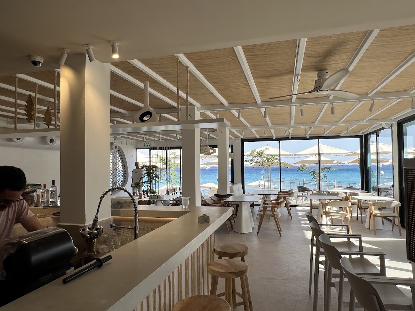Indigo Beach: inviting atmosphere and clear view