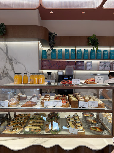 Helen Family Bakers: appetizing display of fresh food