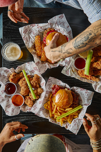 Lucky Chicken: appetizing, high-quality food photography
