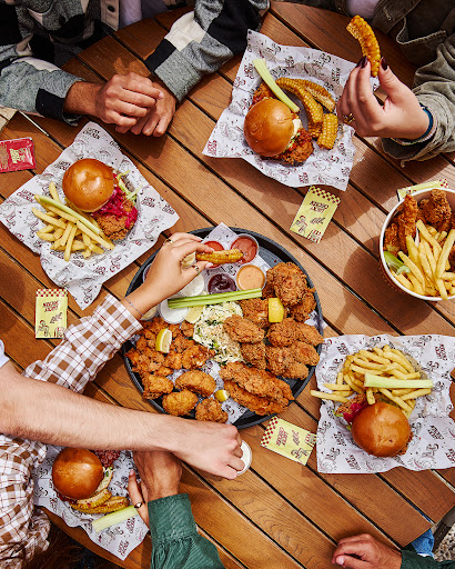 Lucky Chicken: appetizing high-quality food photography