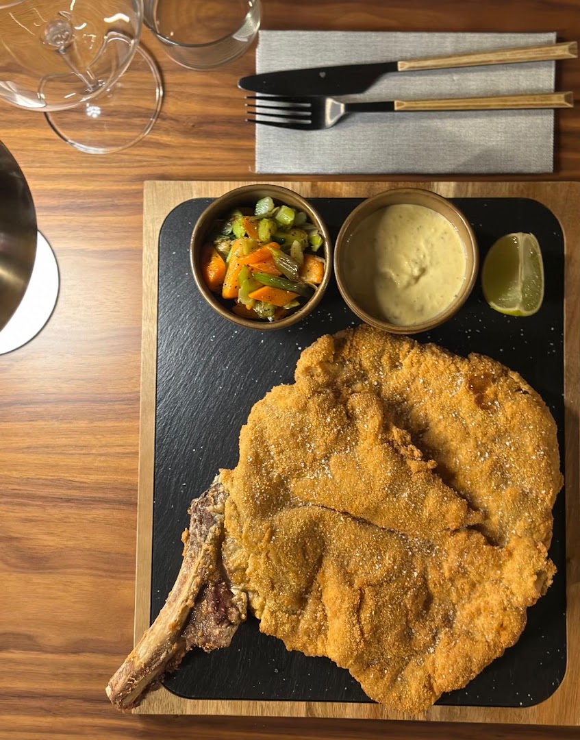 Base Records Bistrot: appetizing, high-quality food photography