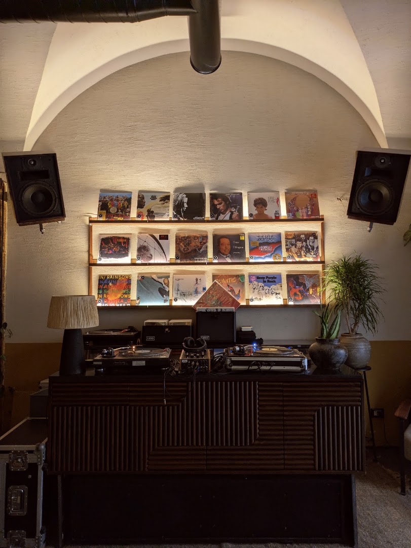 Base Records Bistrot: atmospheric photo of venue interior