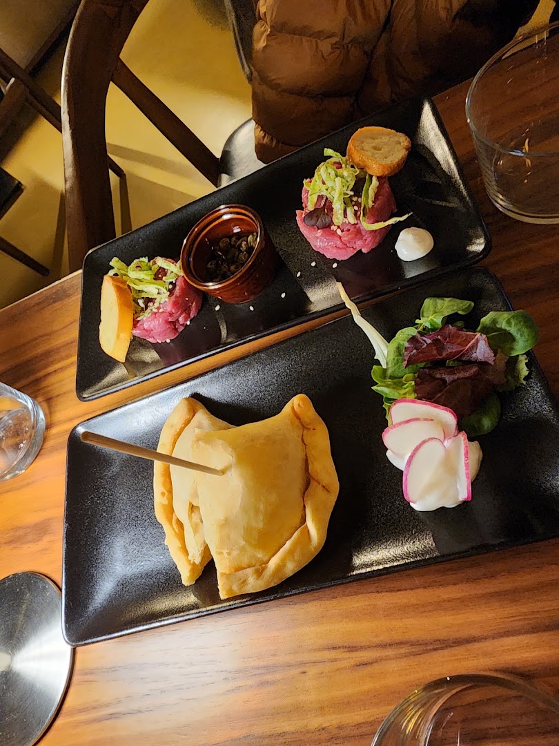Base Records Bistrot: appetizing food presentation