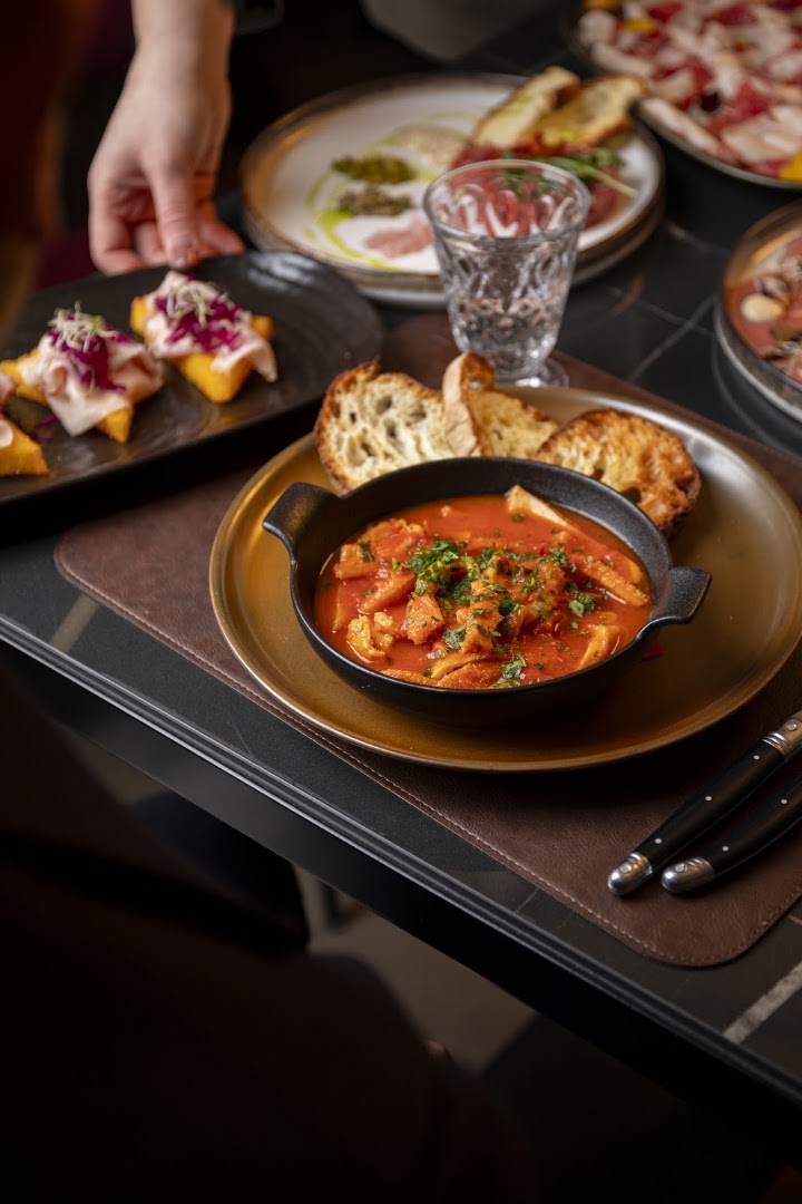 Carneo: high quality appetizing food photography