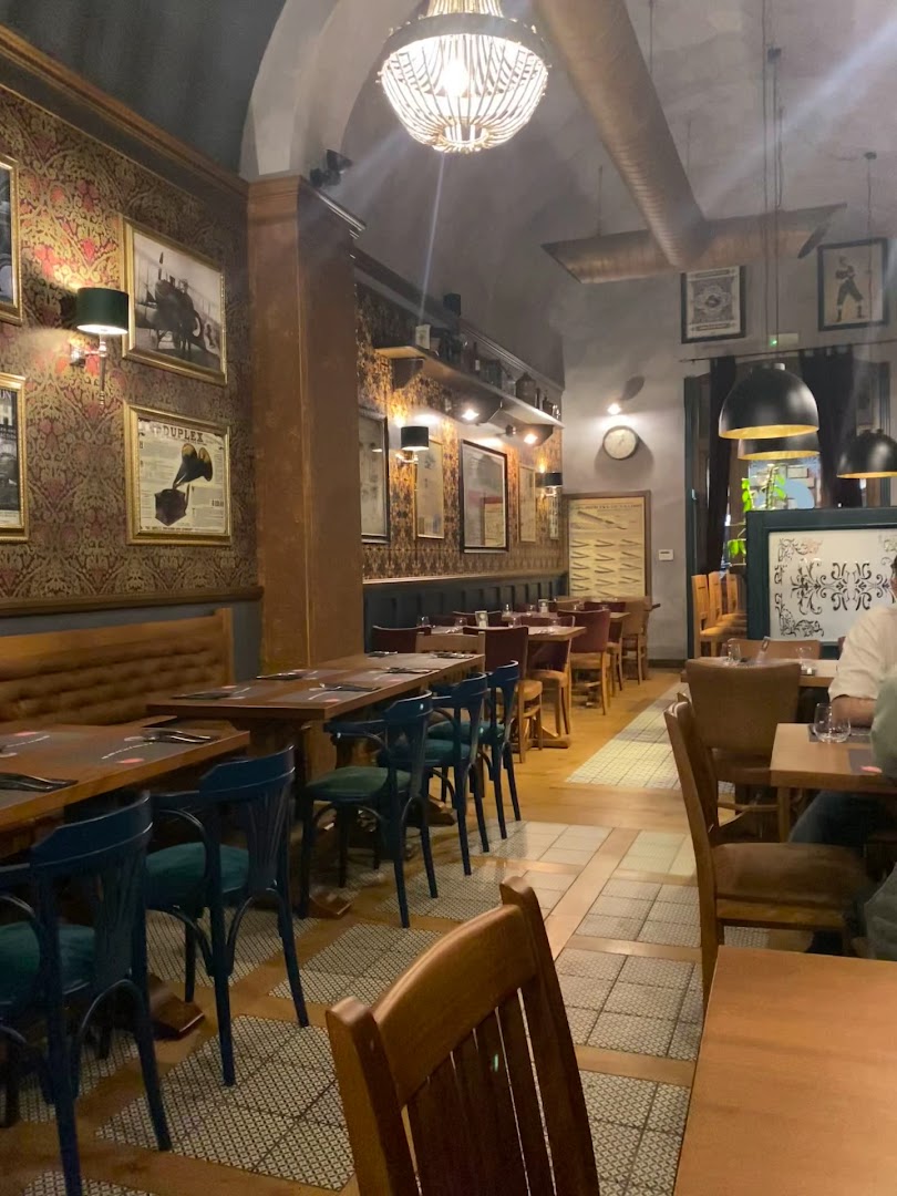 Lassiduata: clear, inviting interior atmosphere