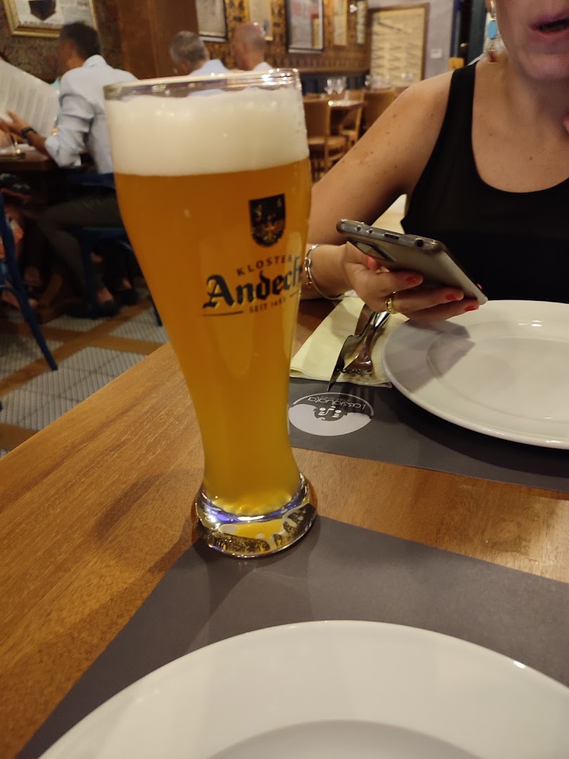 Lassiduata: clear photo of bar drink