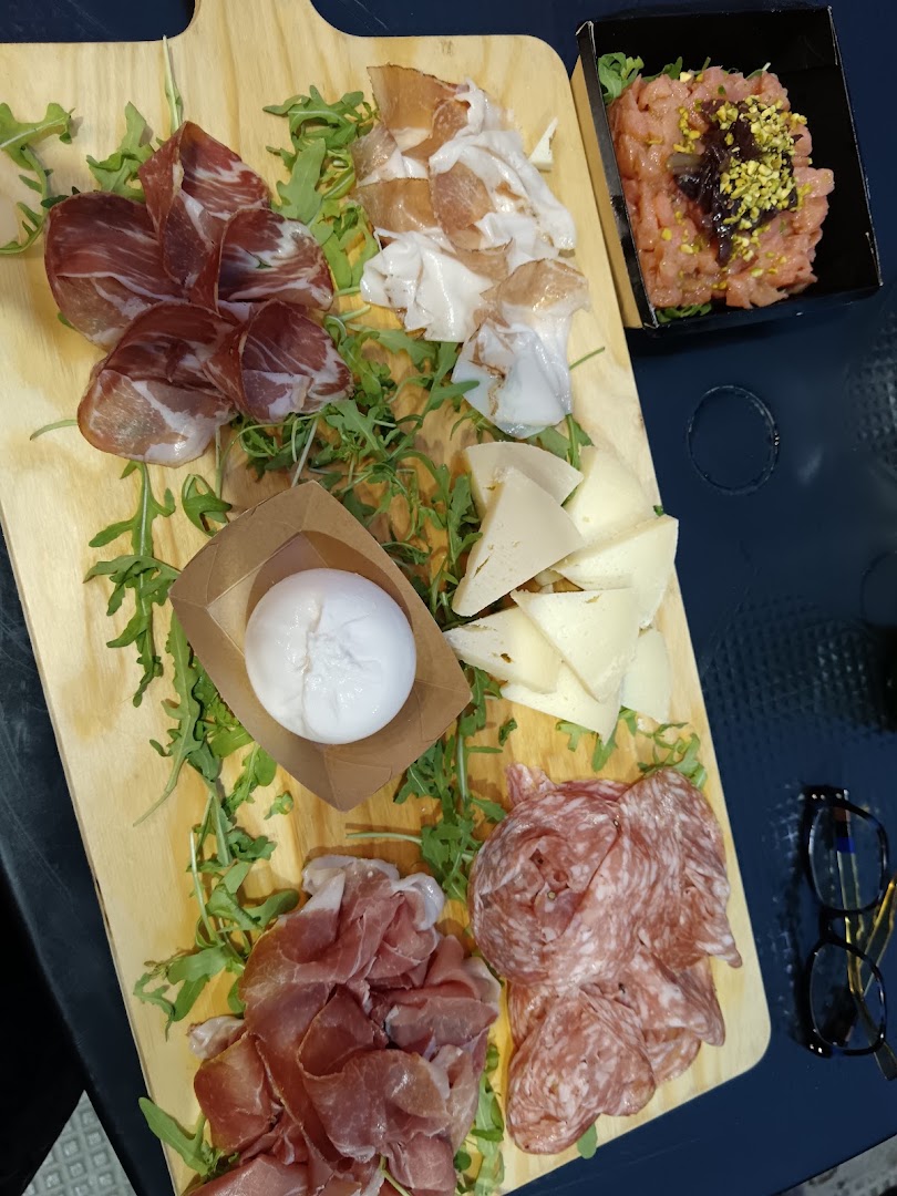 Obi La Pizza: appetizing high-quality food presentation