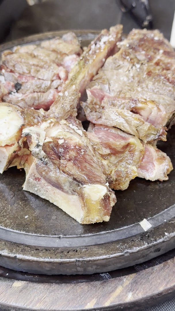 Picadinho: appetizing photo of served meat