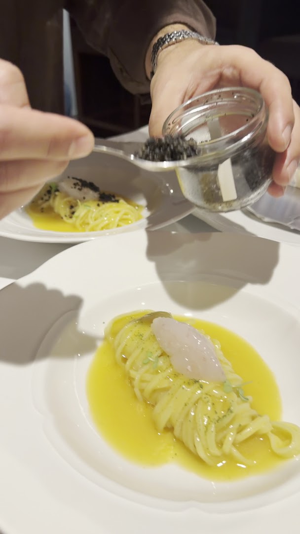 Radicale: appetizing food preparation shot