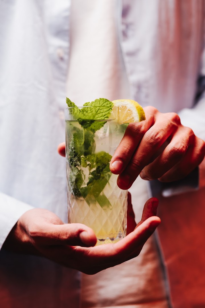 Revive Bistro: professional high-quality cocktail presentation