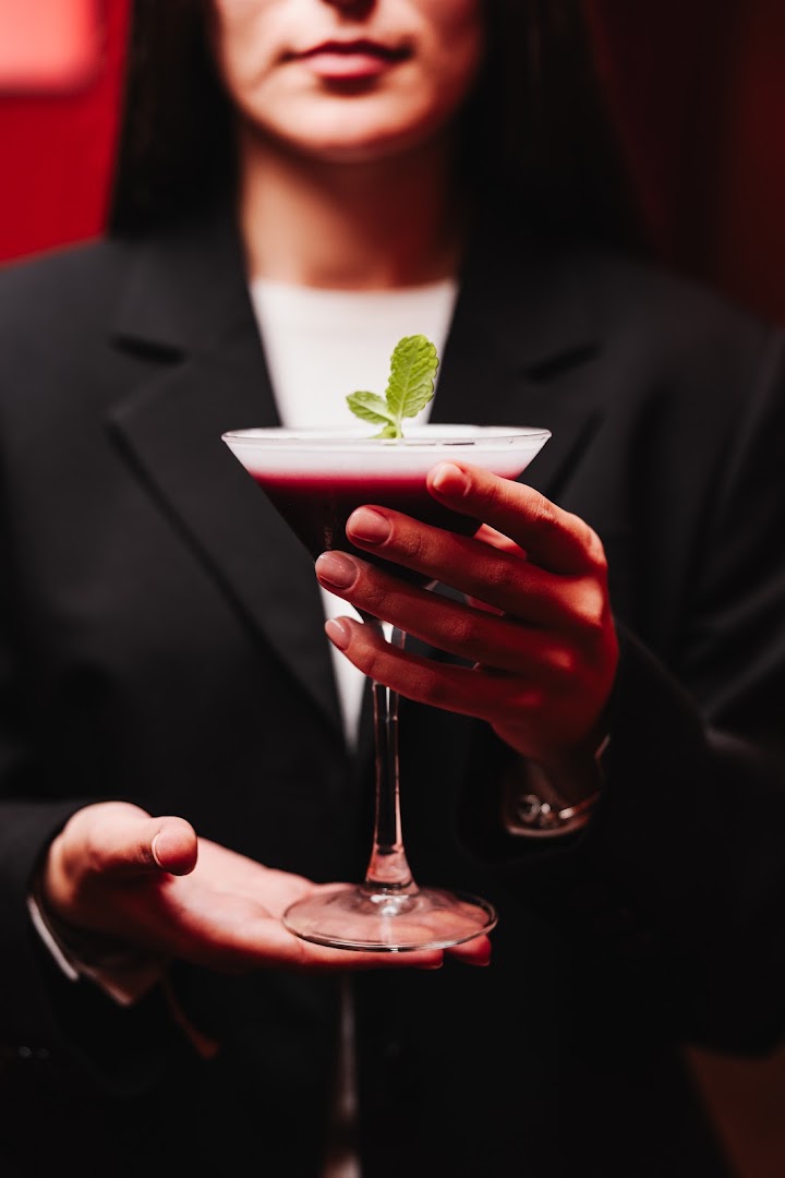 Revive Bistro: professional high-quality cocktail presentation