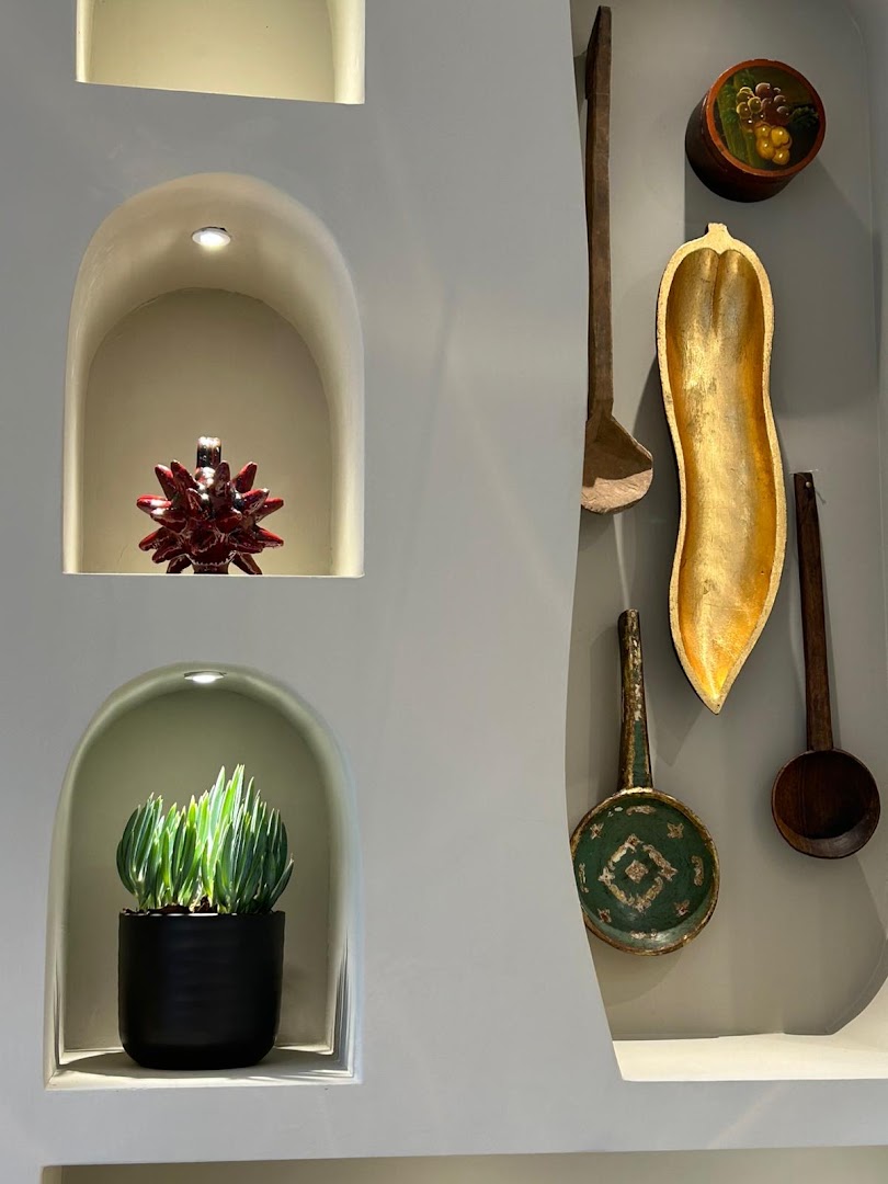 Sacro Gusto Gelateria: attractive interior decor detail