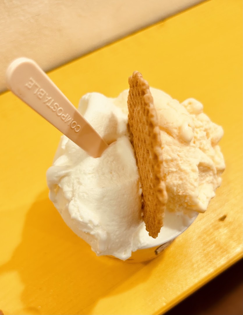 StéFrisk: appetizing photo of served food