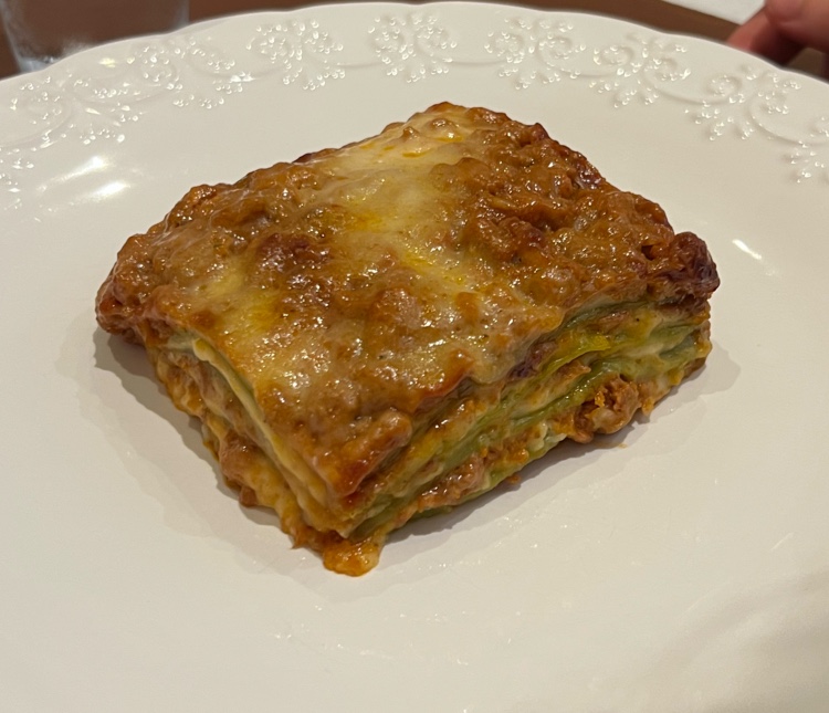 Volando: appetizing, clear photo of food