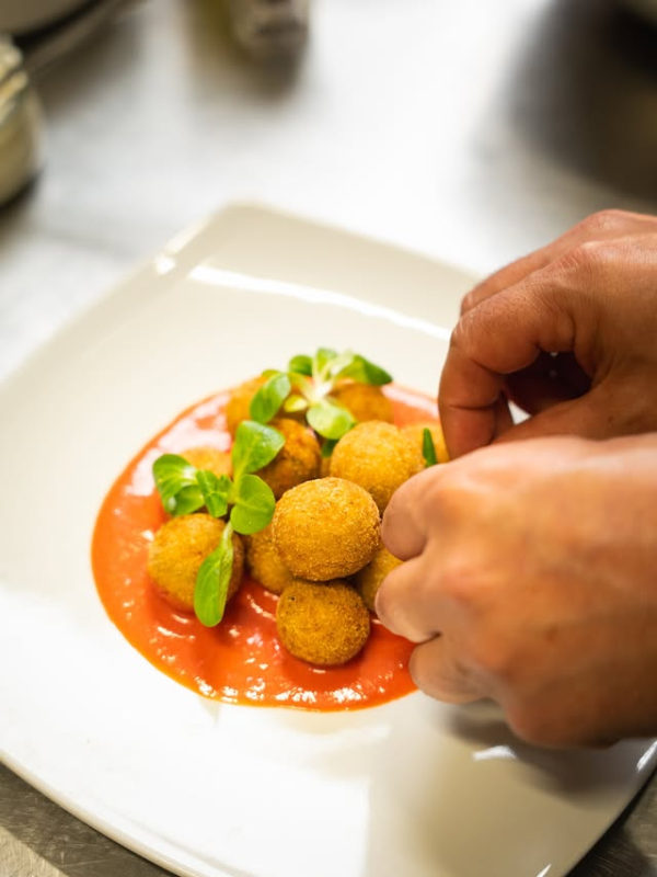 Aura by Anthigori: professional food preparation shot