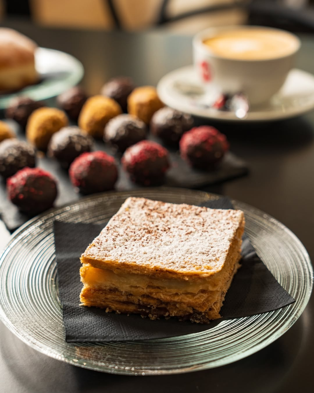 Aura by Anthigori: appetizing, high-quality food photography