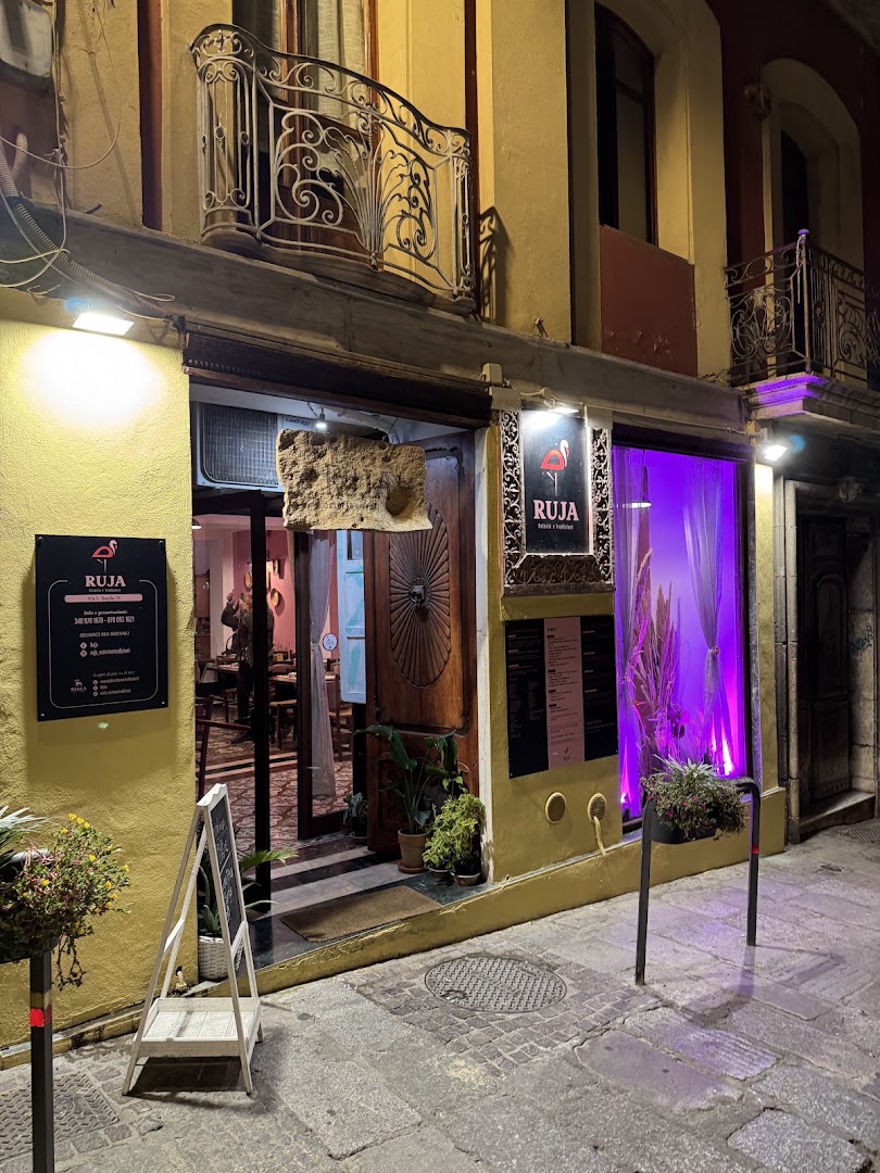 Osteria Ruja: clear, inviting exterior restaurant shot