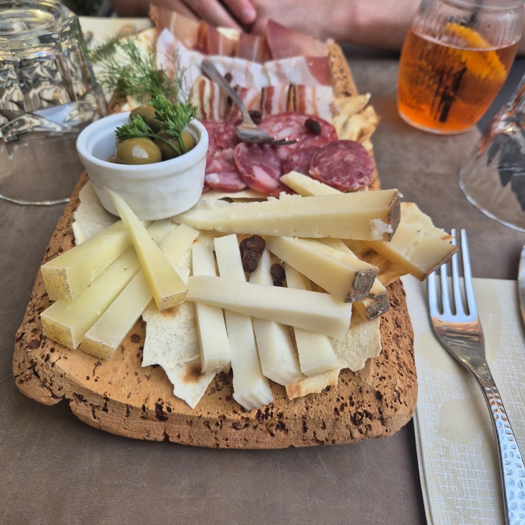Osteria Ruja: appetizing food presentation