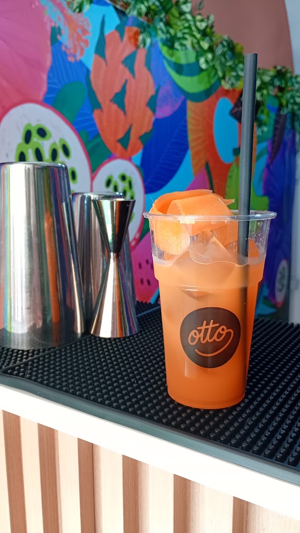 Otto: high quality drink photo