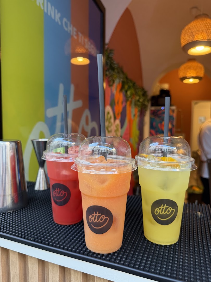 Otto: high quality photo of drinks