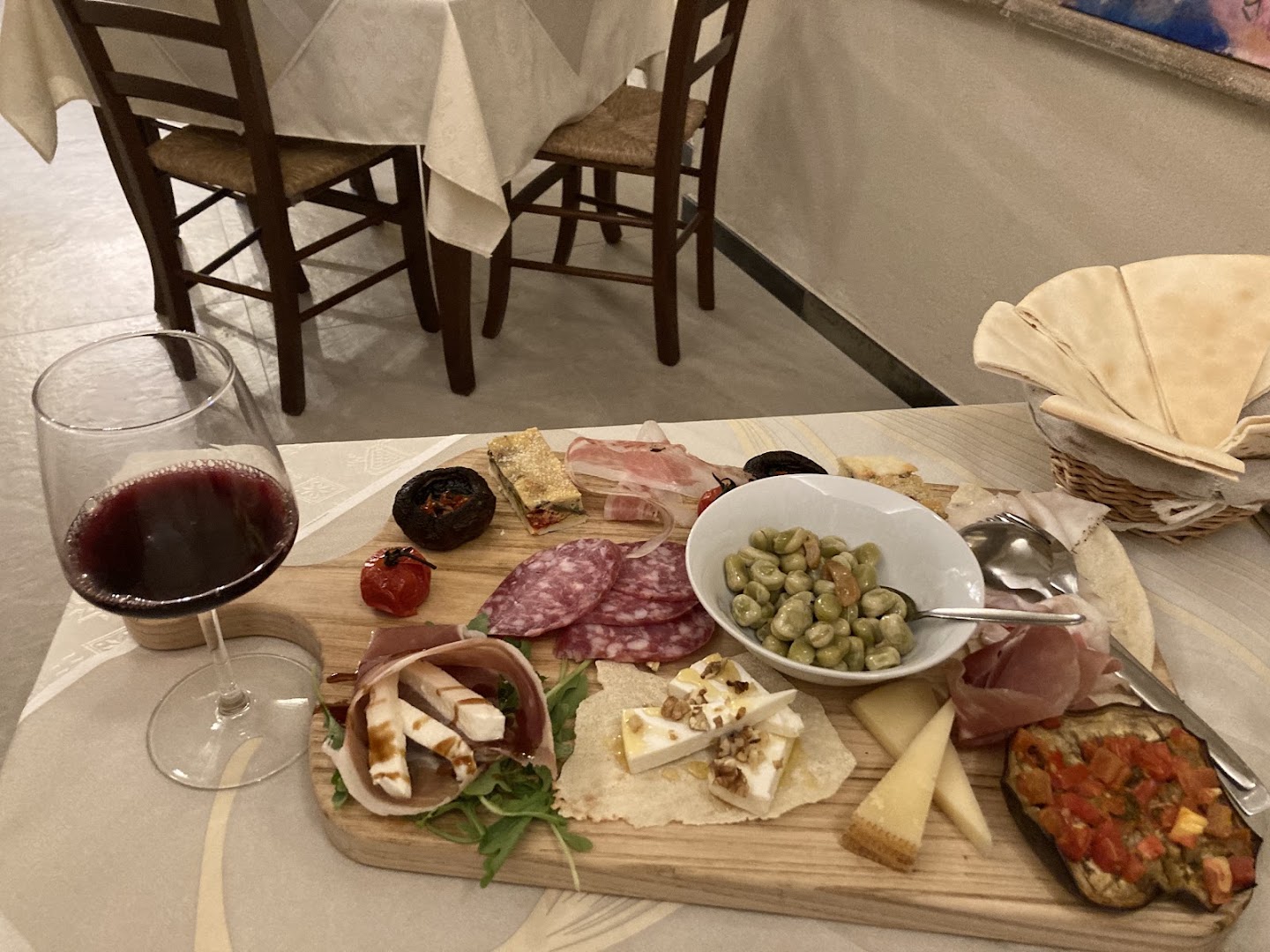 Su Lumarzu: appetizing food and drink presentation