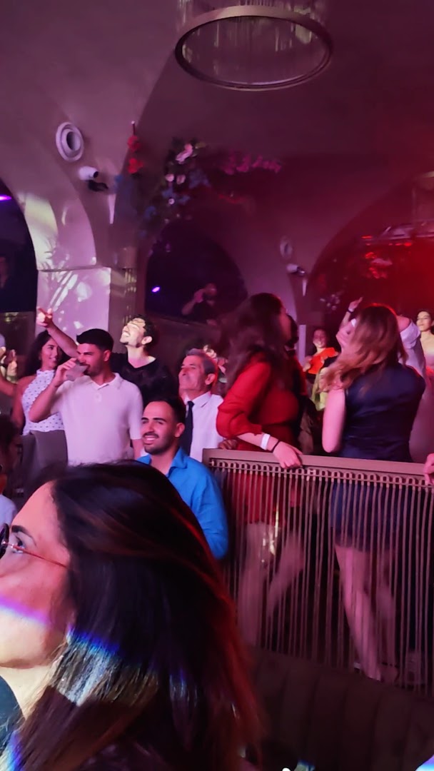 Ambasciatori Capri: lively bar atmosphere well