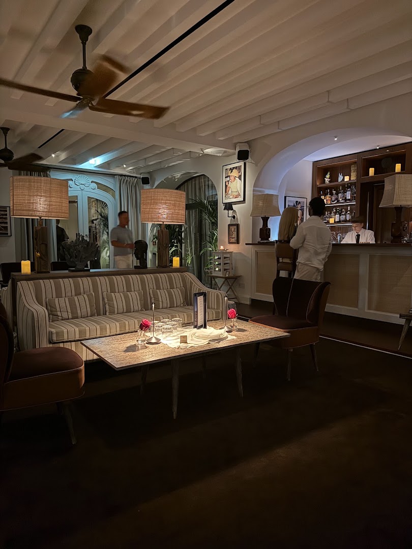 Casa Tua Capri: inviting restaurant interior atmosphere