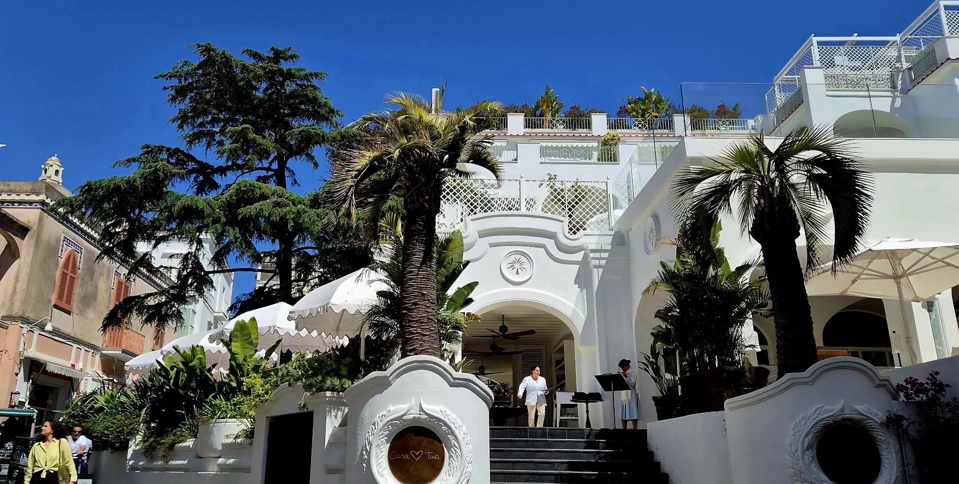 Casa Tua Capri: beautiful exterior shot of restaurant