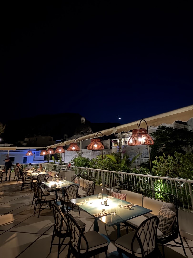 Casa Tua Capri: beautiful evening terrace atmosphere