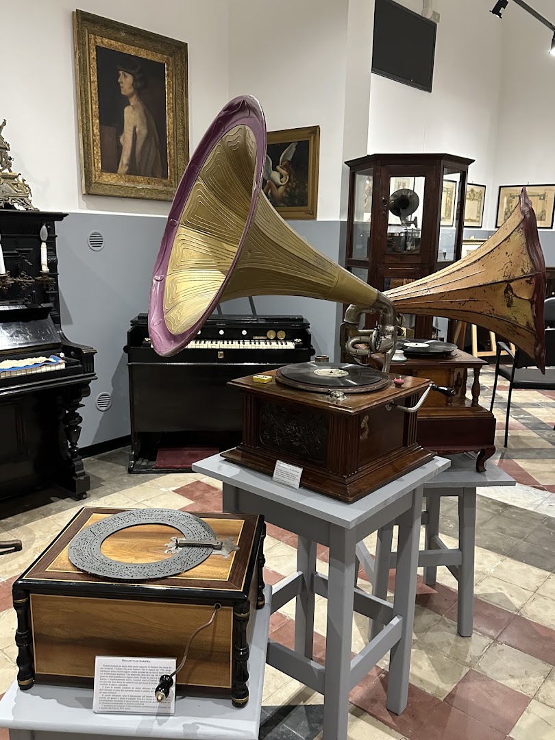 Fondazione Kalòs: clear photo of museum collection