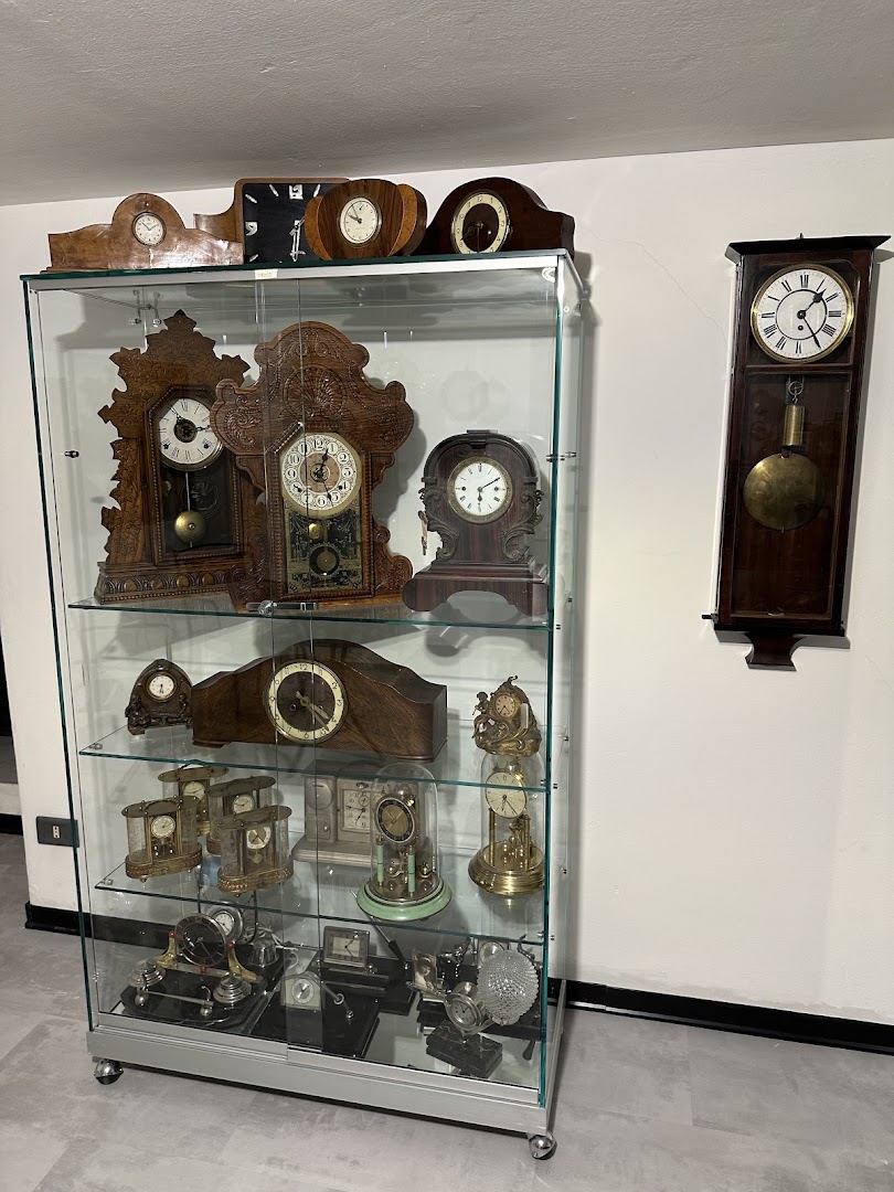 Fondazione Kalòs: clear display of museum collection