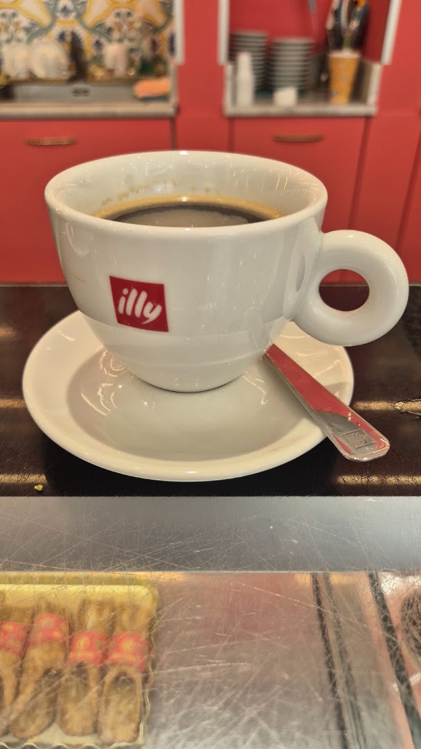 Marzapani Cafè: appetizing coffee and pastry photo