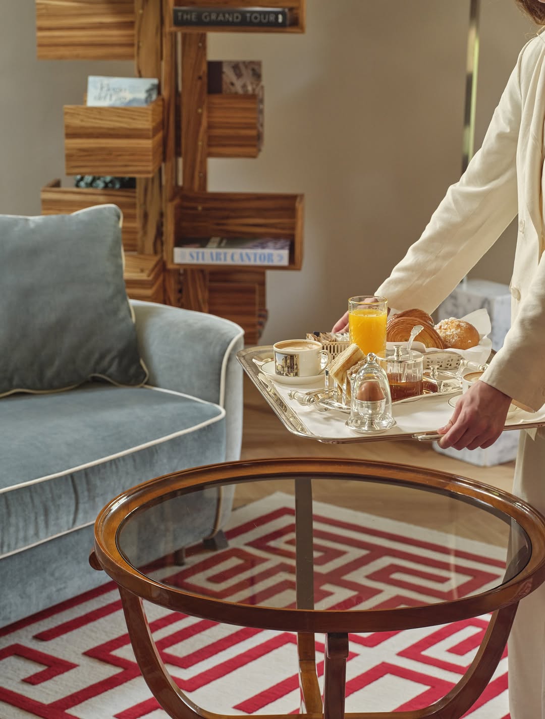 Casabianca: professional and inviting breakfast scene