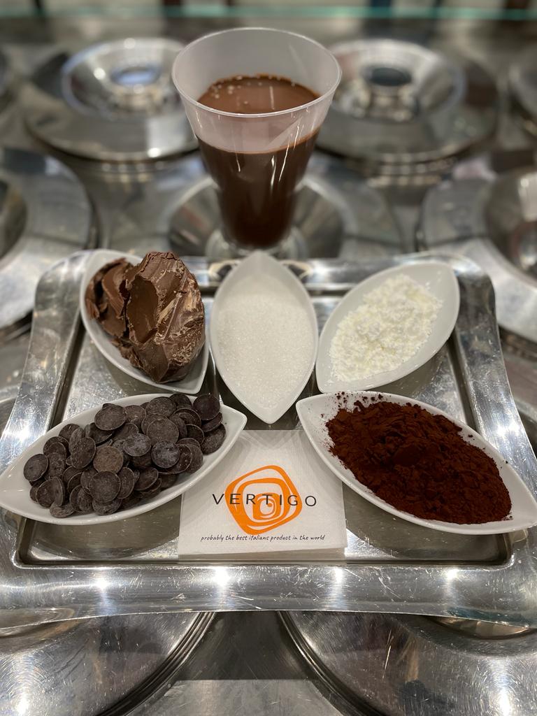 Gelateria Vertigo: high quality product display photo